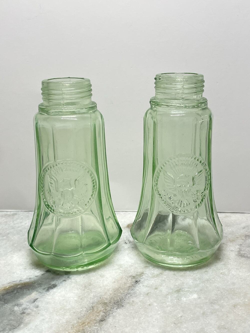 Vintage Salt And Pepper Shakers Crownford China 1966 Made In ITALY Green Glass￼